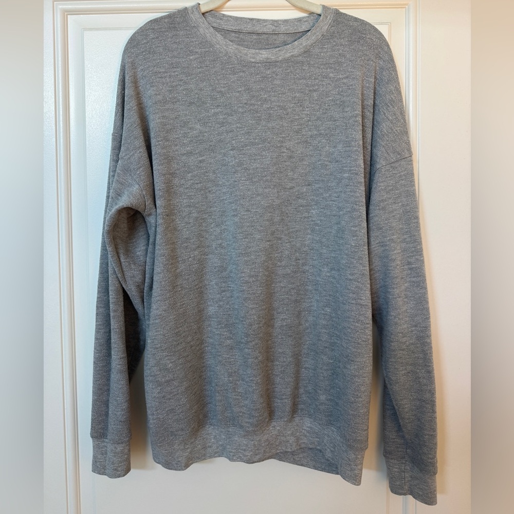 Alo Yoga Soho Pullover Sweatshirt - Heather Gray
